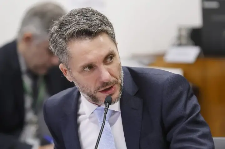 Comissão aprova aumento do limite máximo de ganho econômico para criador de inovação científica
