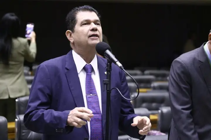 Entra em vigor lei que amplia até dezembro o prazo para uso de recursos da saúde